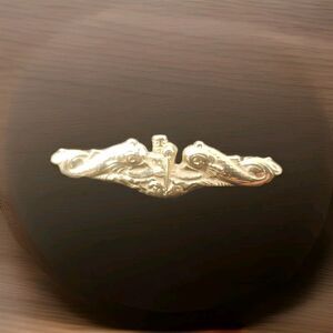 Vintage US Navy Submarine Warfare Insignia Dolphins Pin Gold Tone USN 1960s Tie